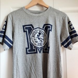 NWOT Disney Parks Mickey Tee Size Medium